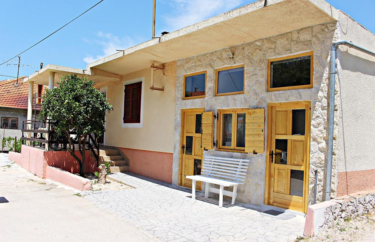 Studio Apartman Zara Exterior foto